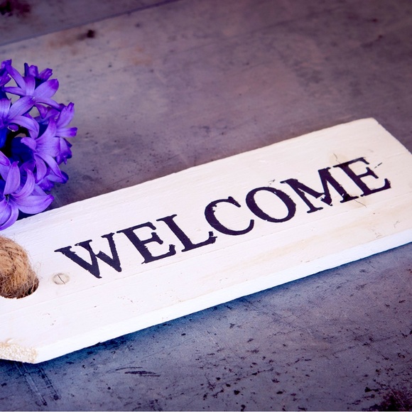 🌸 Hi and Welcome to my closet! - Picture 1 of 1